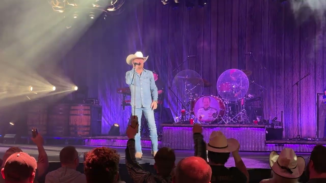 The Ones That Didn’t Make It Back Home - Justin Moore 