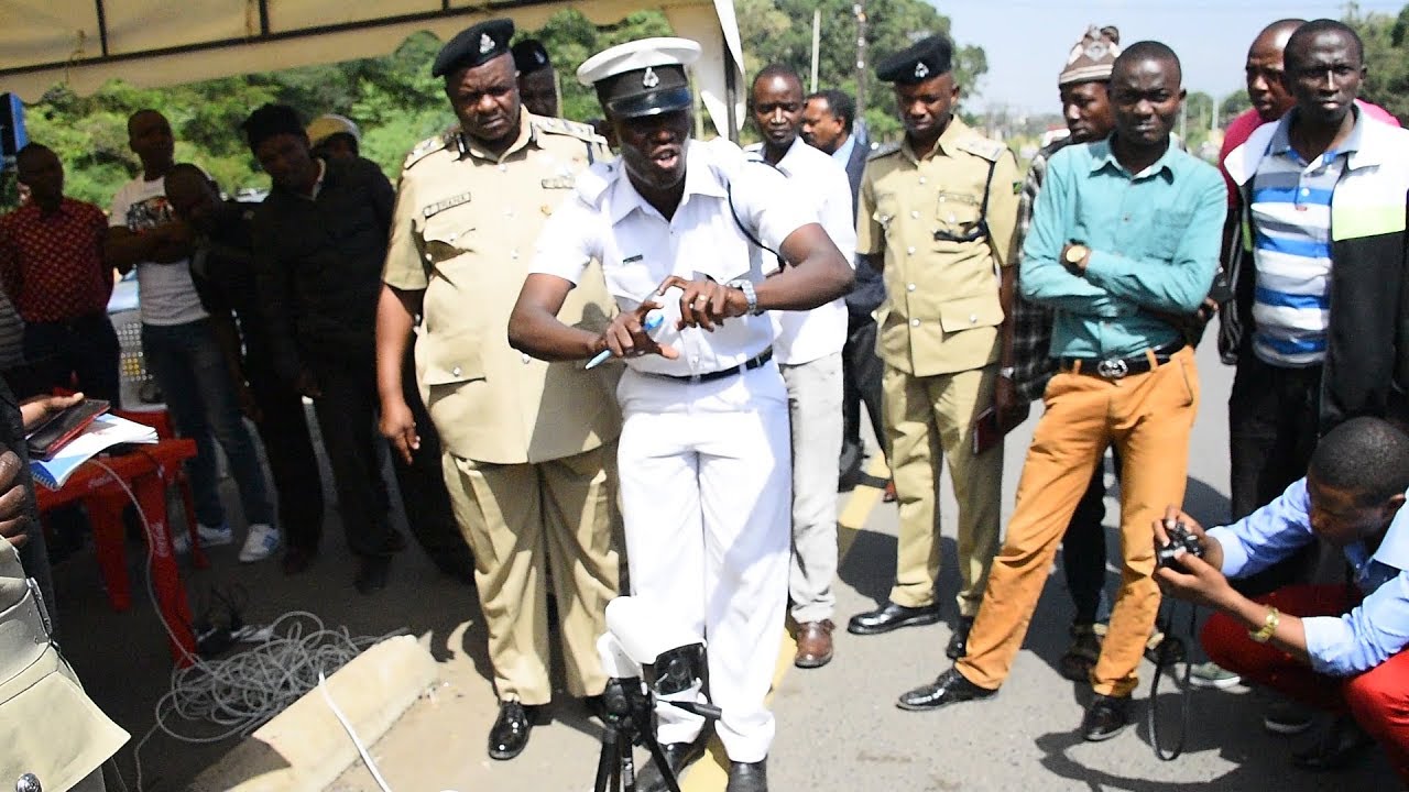 POLISI ARUSHA WANA MASHINE INAYODAI MADENI, RPC KASEMA 
