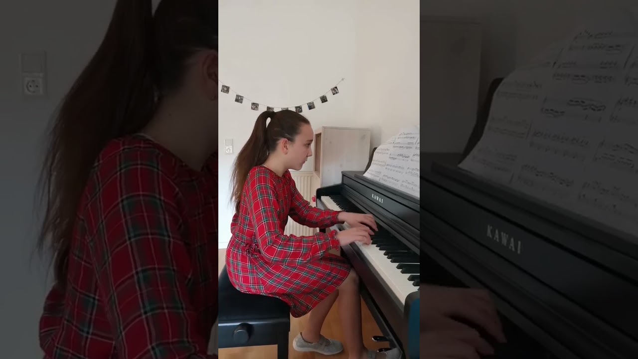 Маленький Моцарт вредничает. Kawai CA49