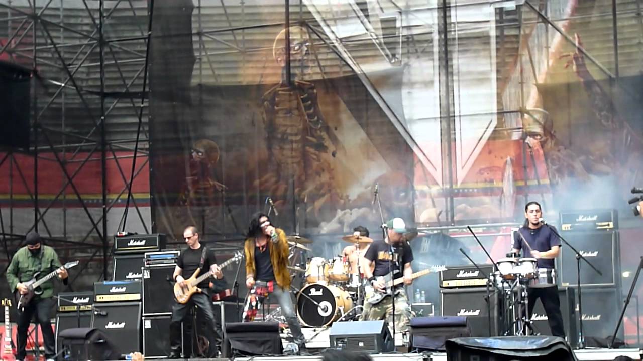 Maquina - La Tierra Es De Todos (En Vivo)