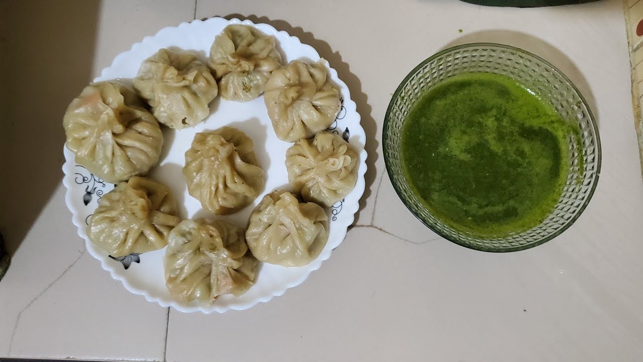 চিকেন মোমো সাথে গ্রীন চাটনি || chicken momo and chutney 