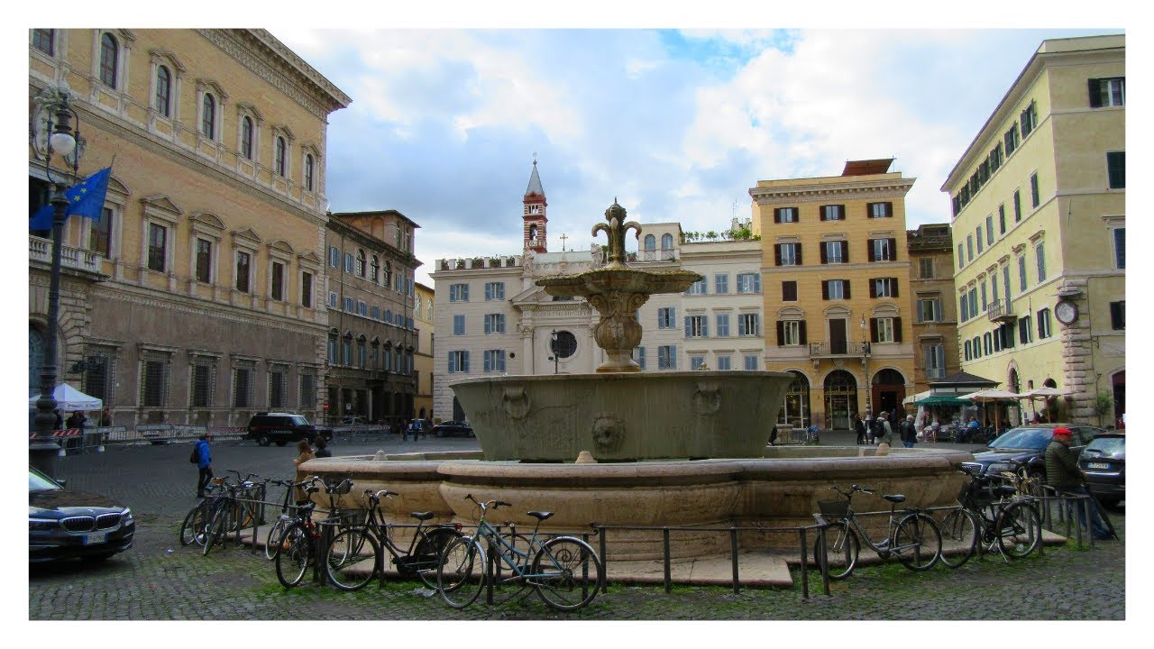 PLAZA FARNESE La plaza m&aacute;s importante del barrio Regola, Roma. De turismo a pie por la Ciudad Eterna