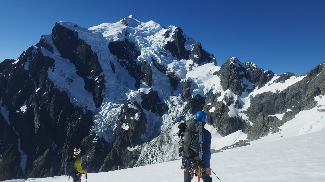 climbing Mt tutoko(2723m)( attempt) , in Fiordland with martin and mark 🏔️📸🏔️ 3 day trip 🧗