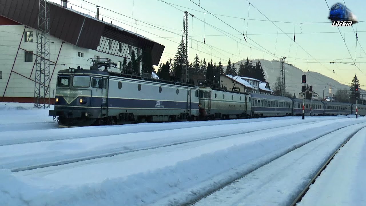 Trains in Heavy Snow in Predeal Station/Trenuri în Zăpadă Adevărată în Gara Predeal - 27 March 2021