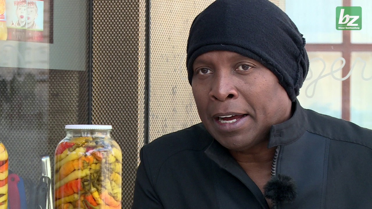 Senf oder Ketchup? Promi-Interviews am Wiener Würstelstand: Haddaway