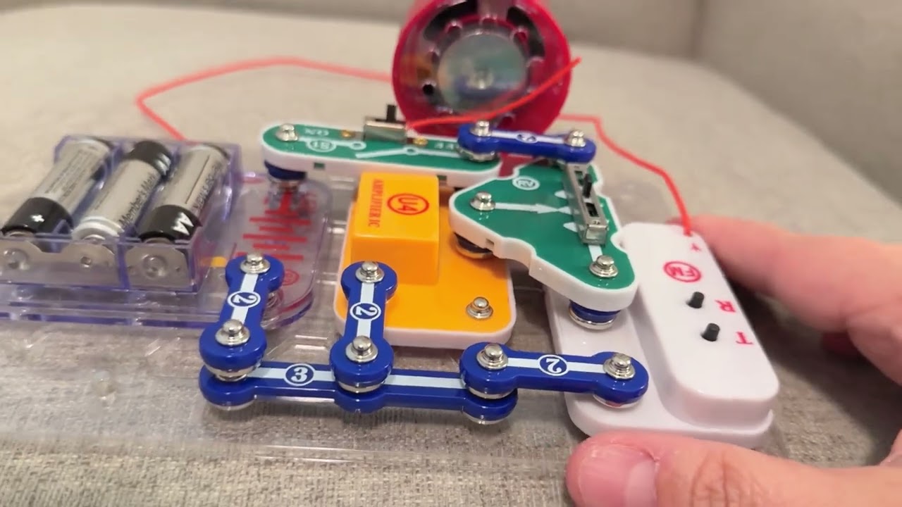 Snap Circuits FM Radio Kit (Toy Review)