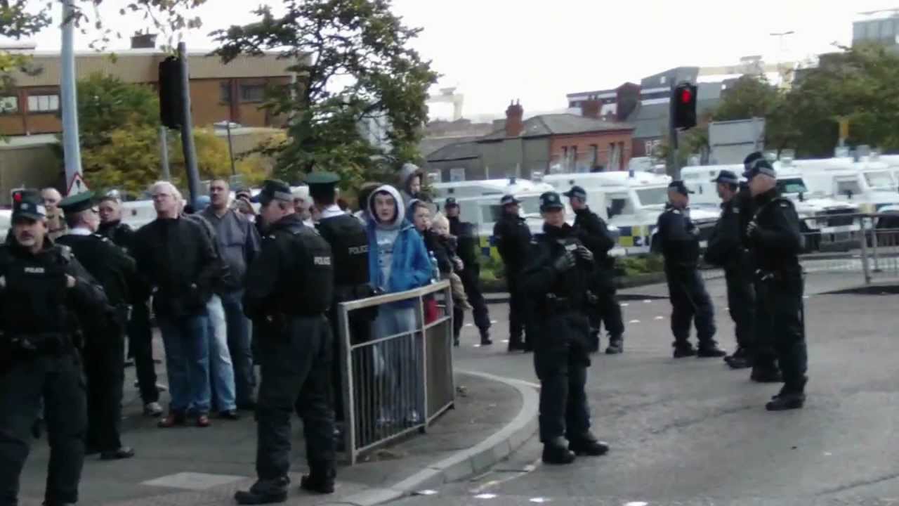 covenant parade 2012 going past carrick hill i lost count after 300