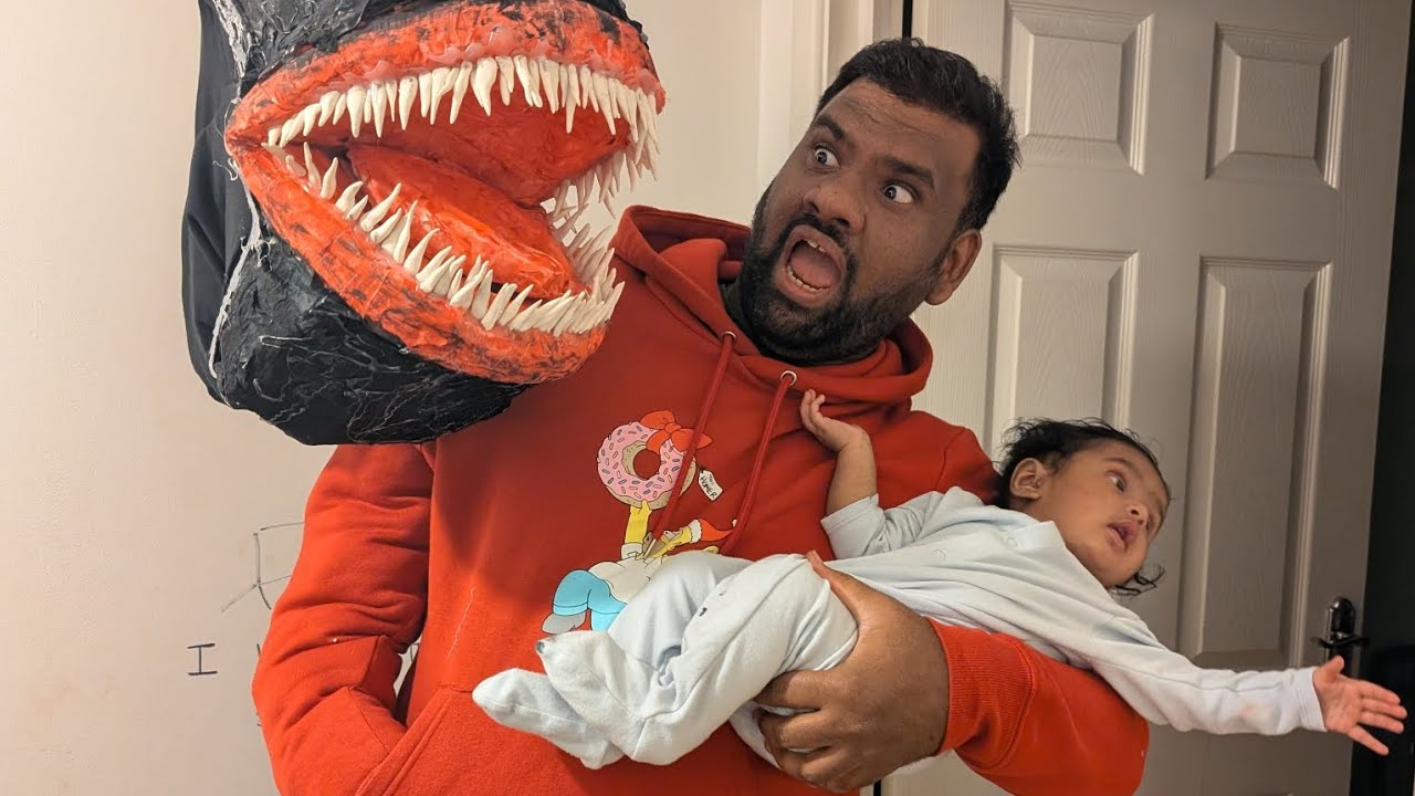 Make a Realistic Venom Hand 🕷️ Spooky 👻🎃 DIY Costume 2025 #halloween 