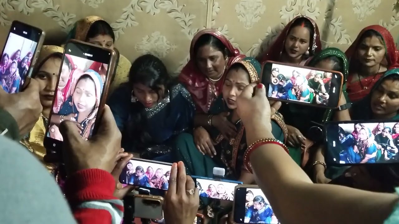 मंजू मोहिनी वायरल कलाकार सभी बहनों के साथ बहुत सुंदर प्रस्तुति दी 