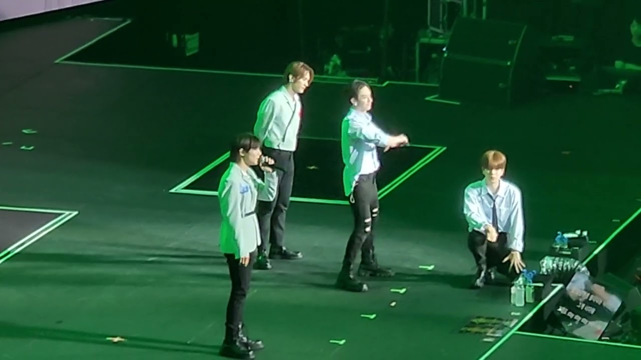 Ment: I.N & Seungmin solos (Waiting For Us Team) - Stray Kids Sydney 230221