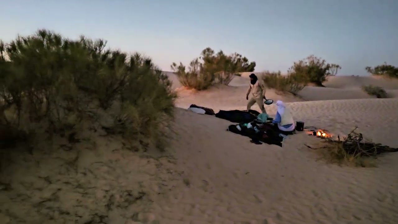 Coucher de soleil dans le Sahara en Tunisie : ambiance réelle au bivouac (sans musique)