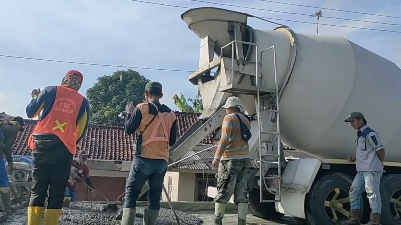 pengerasan jalan Kawunganten lor -kalijeruk