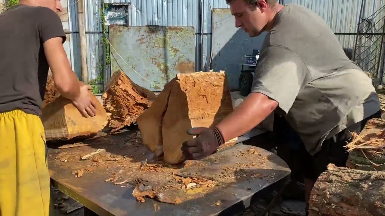 Perfect carving big wood 🪵 Cool splitting video YouTube 🪓🪓🪓 Good job guys 👍👍