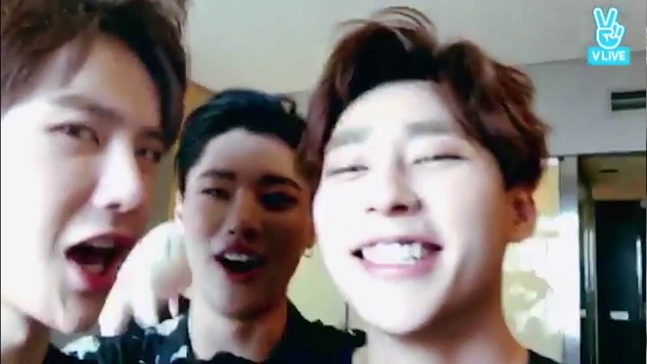 Sungjoo tells a secret  UNIQ V Live 160718 [Eng Sub]