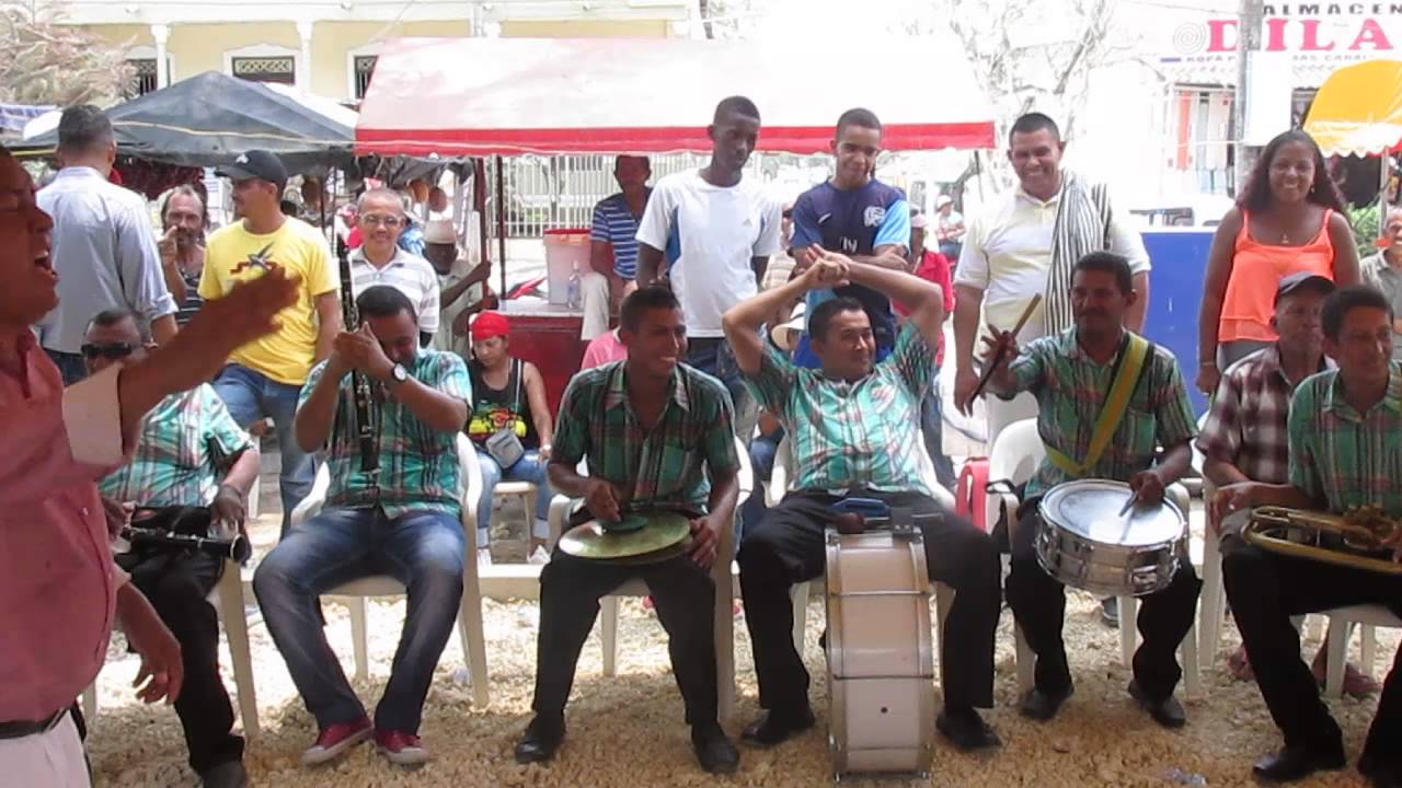 JULIO CARDENAS CON LA BANDA LA ORIGINAL DE MANGUELITO  EN ARJONA 2016
