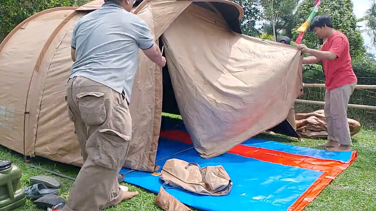Pasang tenda mahika 5 Dahulagiri perdana di Clavo Hill 