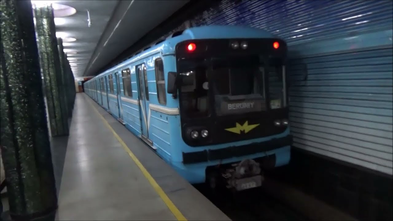 2024 July Uzbekistan  Tashkent Metro　Paxtakor Uzbekistan  Shahriston station   ウズベキスタン　タシケント地下鉄