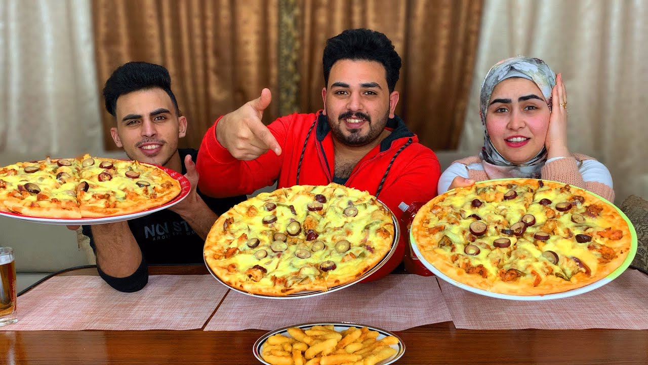 تحدي اكل 3 بيتزا فراخ 🍕 اخويا مقلبنا كلنا 😂