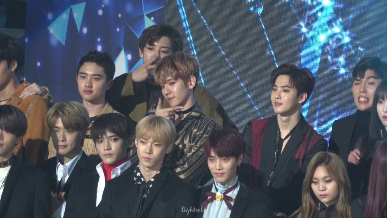 ‪170222 가온차트 뮤직 어워드 ending (BAEKHYUN FOUCS)