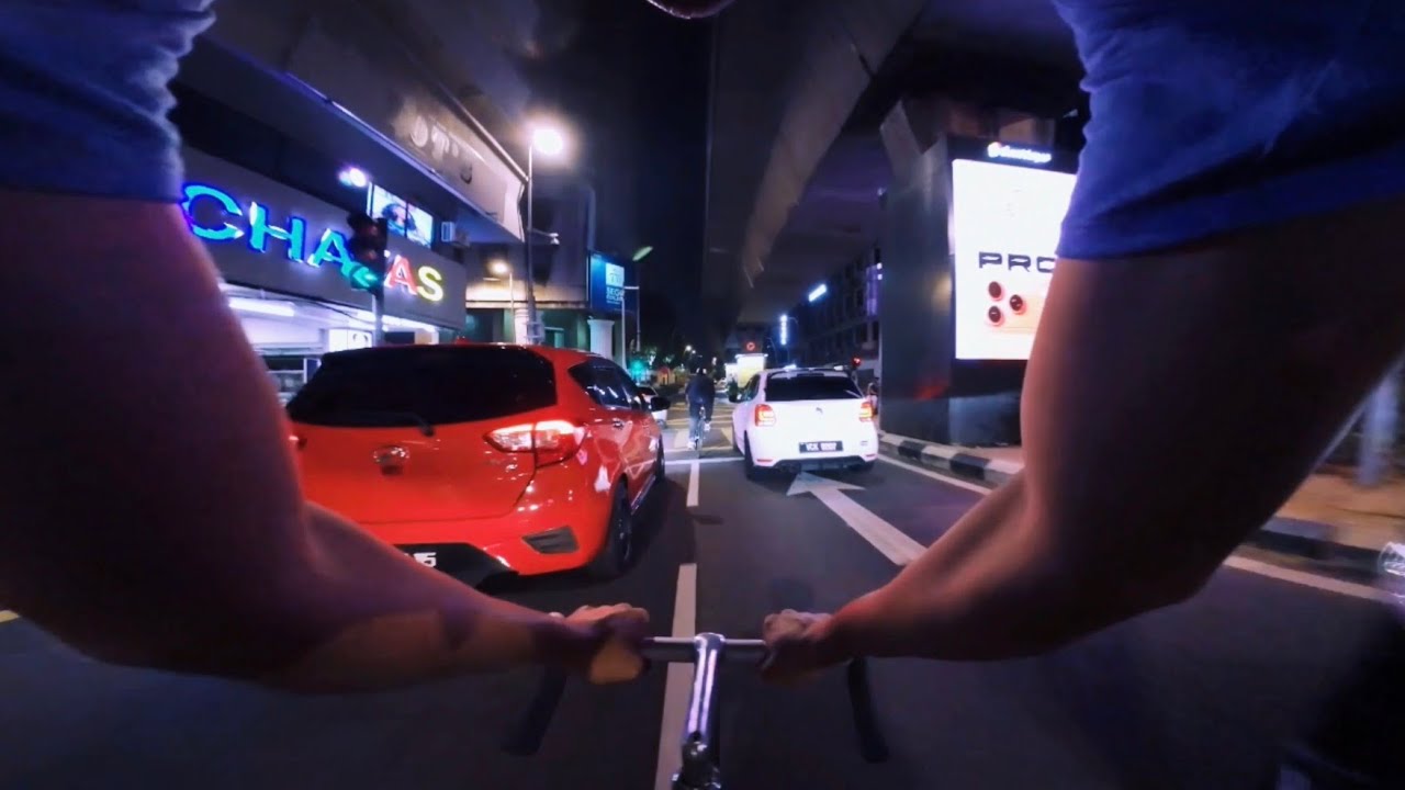 Smashing Kuala Lumpur on fixed gear with KOJIM. Chest POV 