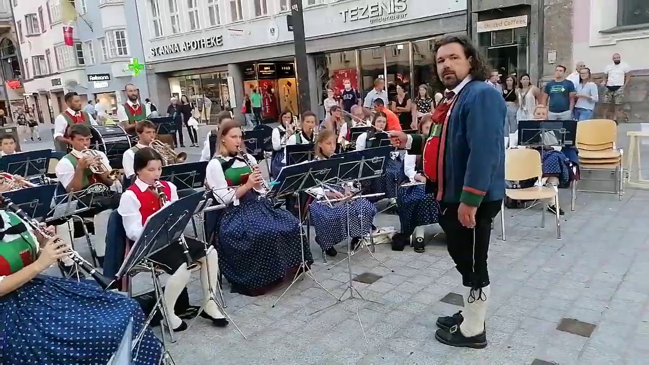 Platzkonzert mit der Musikkapelle