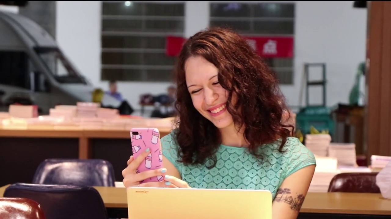Hand in love - Free video call on JusTalk