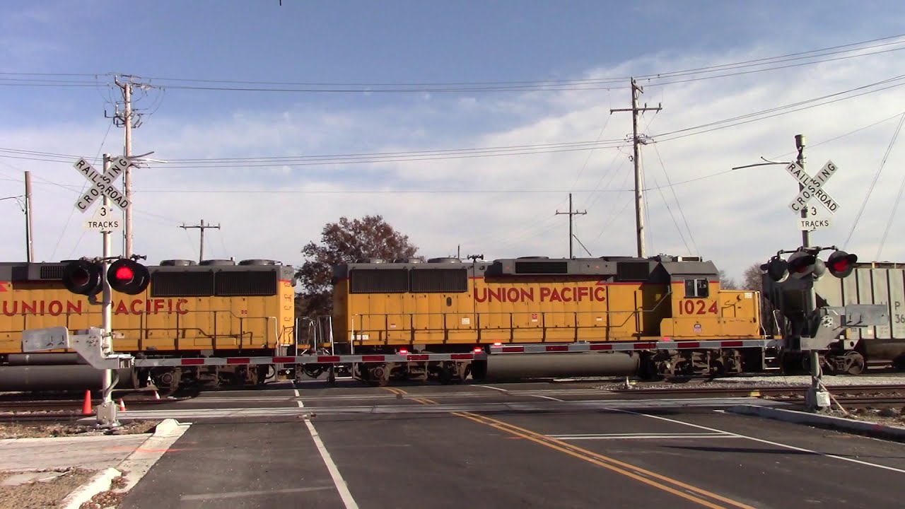 Kankakee River Dr. Grade Crossing (Wilmington, IL) 11/14/18