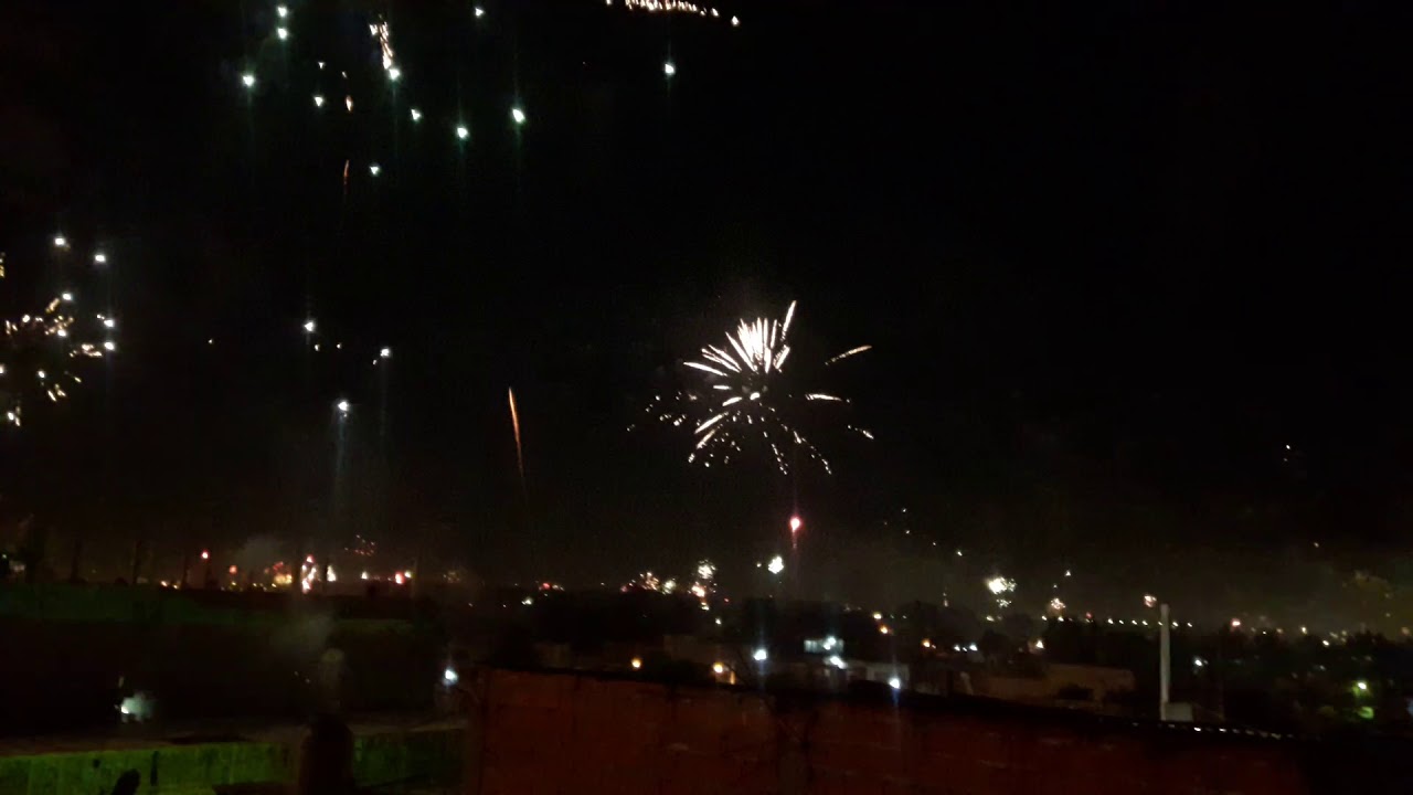 Recibiendo el año nuevo con fuegos artificiales en Argentina