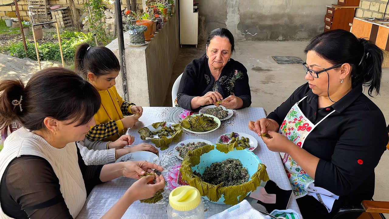 Вкусная еда: ужин IFTAR «Фаршированный свежий виноградный лист»