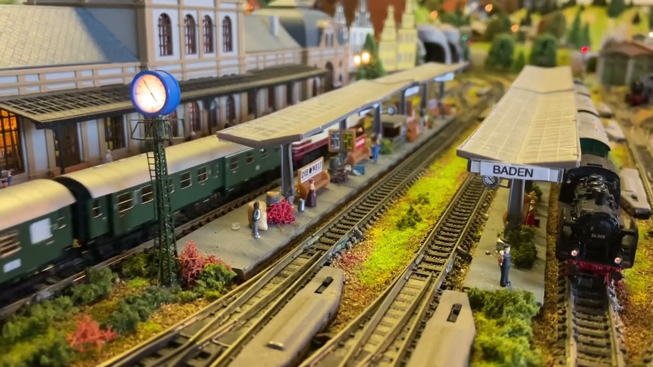 Fleischmann n gauge piccolo German model railway layout NOCH scenic 10x3 ft.running session new loco