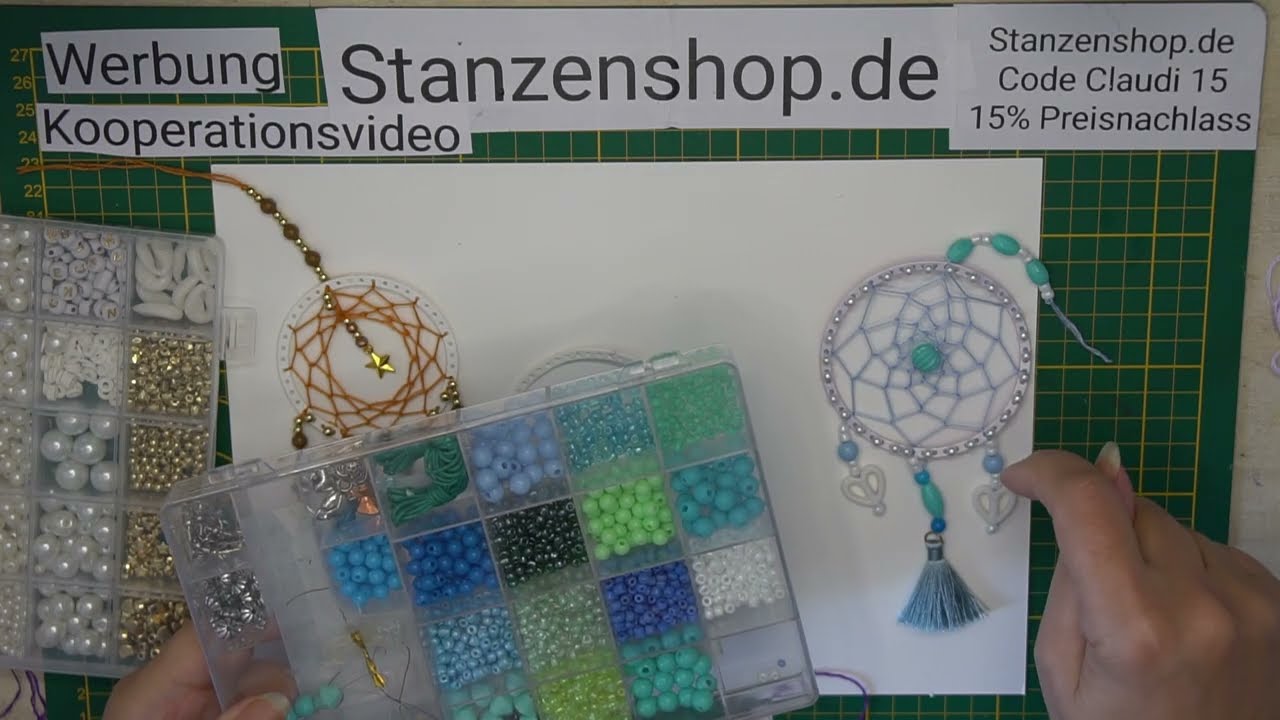 Kleine Papiertraumfänger mit einer Stanze vom Stanzenshop gebastelt.