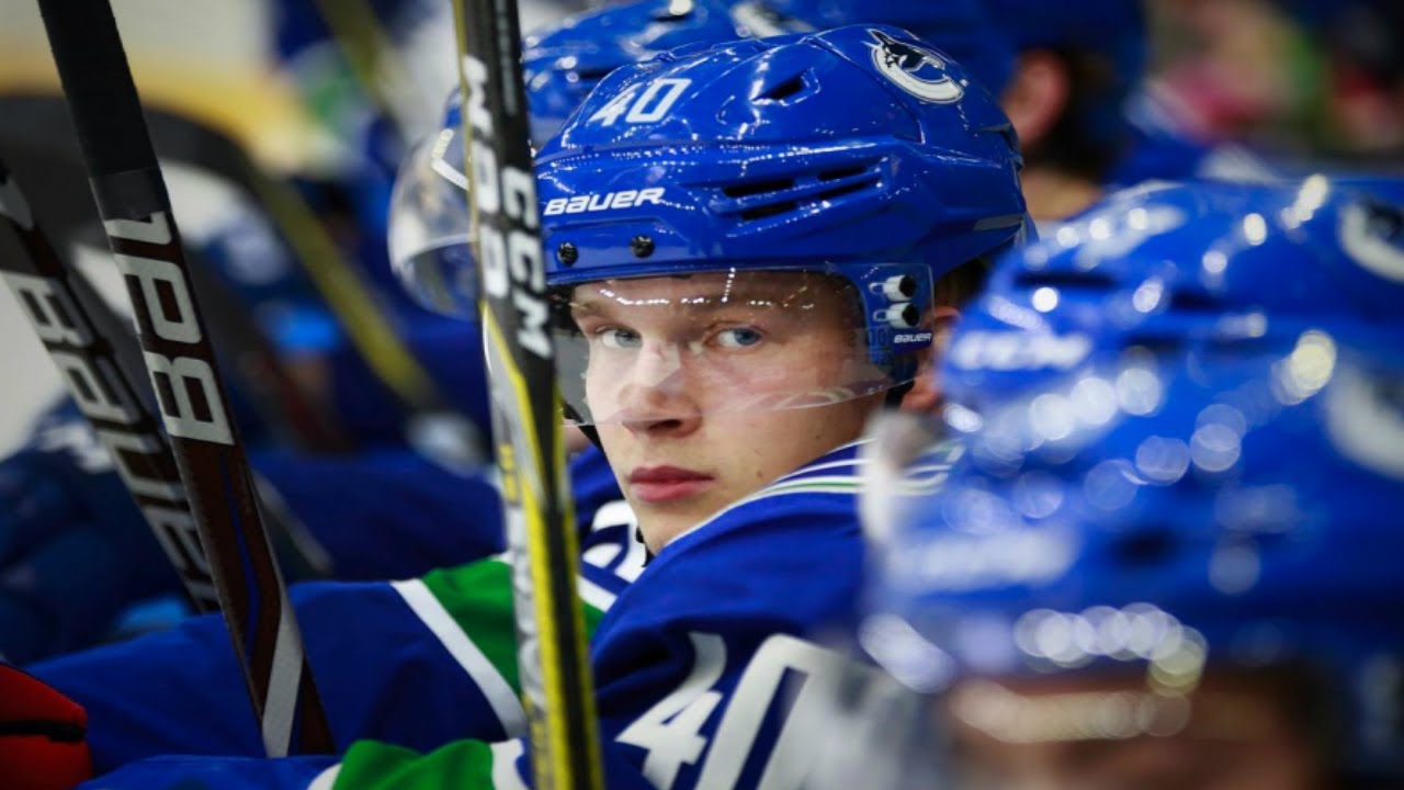 Elias Pettersson (#40) 