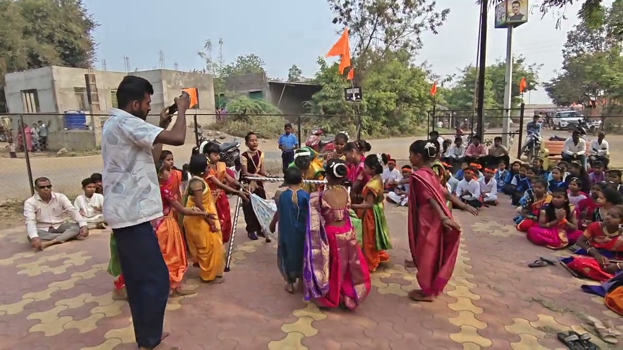 बालशिवजी  पाळणा  गीतावर सुंदर नृत्य जि प शाळा भामाठाण ,श्रीरामपूर