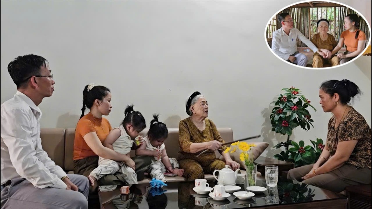 Dung's grandmother was very angry with his mother for causing their divorce.