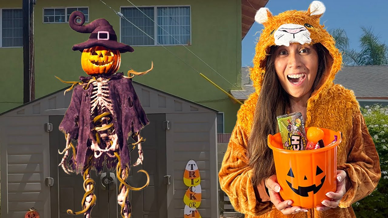 Halloween Stories for Kids | Soso goes on a Halloween Trick or Treat in Her Spooky House!
