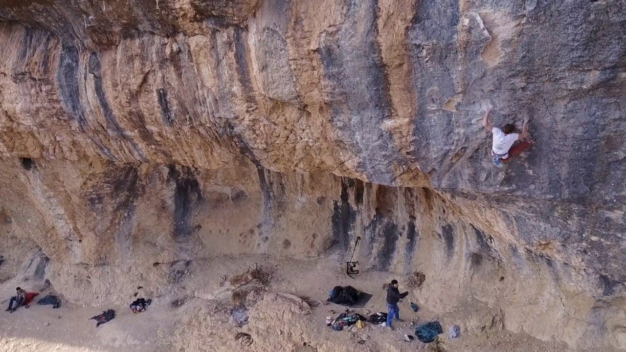 Escalade renversante. Images drone DJI Mavic pro
