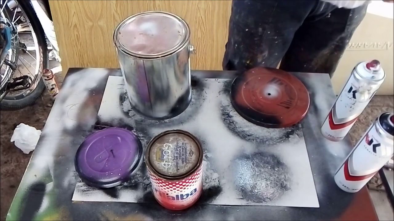 SPRAY ART- PLANETAS EN BLANCO Y NEGRO