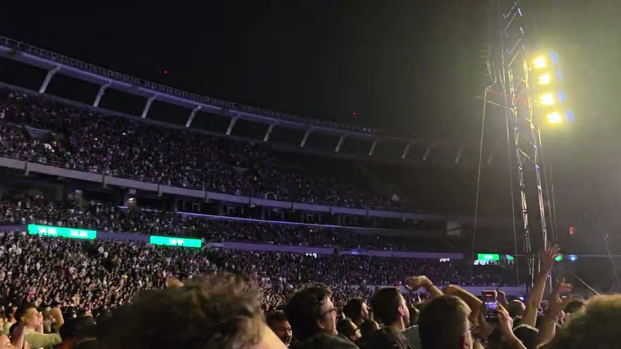 Oasis Some Might Say - Buenos Aires Argentina, Estadio de River Plate 15/11/25