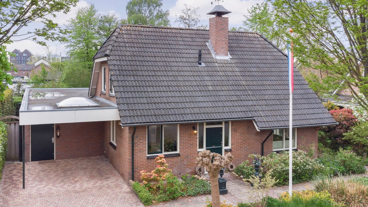 Heerlijke vrijstaande VILLA met een hotel chique slaapkamer en badkamer op de begane grond.