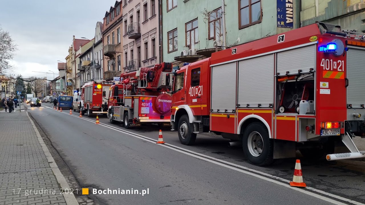 Bochnia. Ewakuacja kamienic w centrum [17.12.2021]