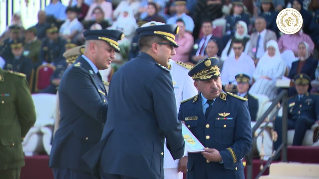 المدرسة العليا للطيران بطفراوي الشهيد جبار الطيب   تحتفي بتخرج دفعاتها المتكونة