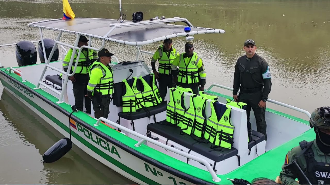 LANCHA PARA POLICÍA NACIONAL.