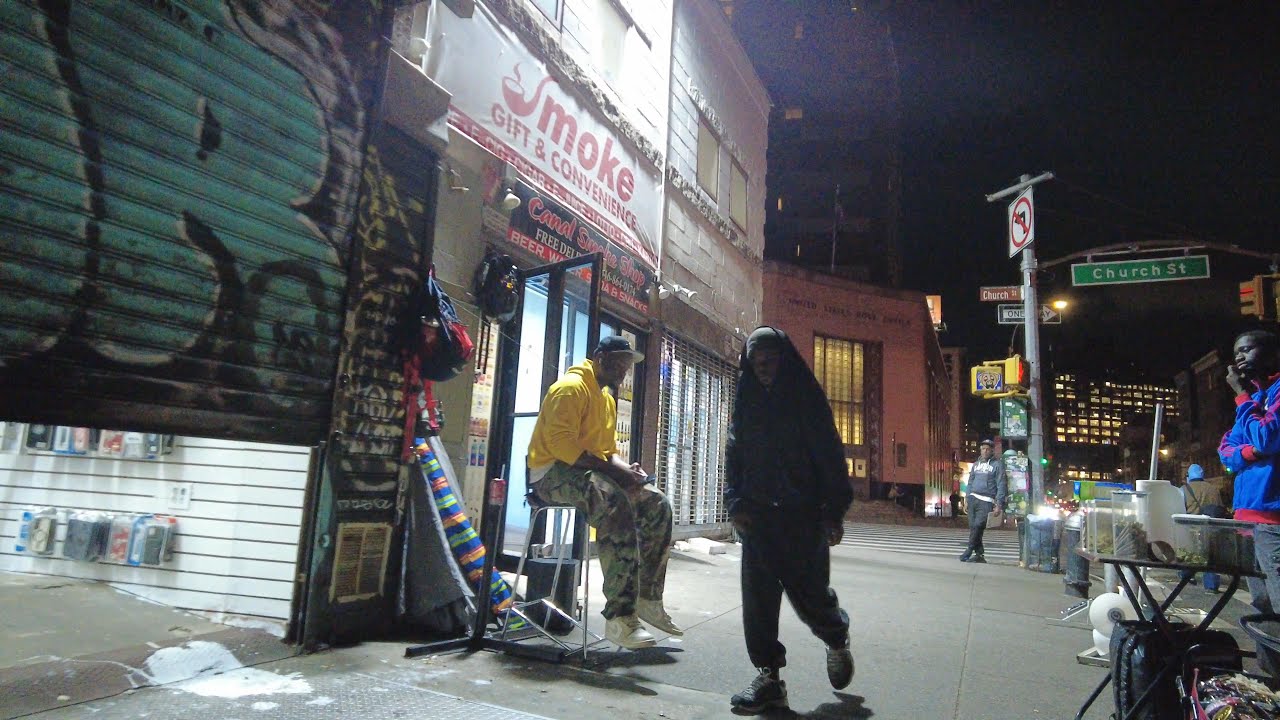STREETS OF LOWER MANHATTAN / CHINATOWN AT NIGHT