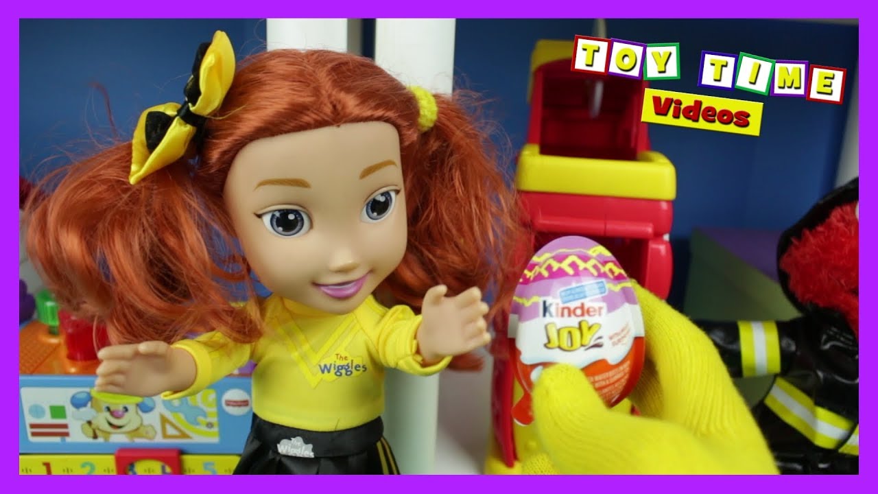 THE WIGGLES: EMMA WIGGLE DOLL - KINDER SURPRISE EGG HUNT - Fun Kids Toys