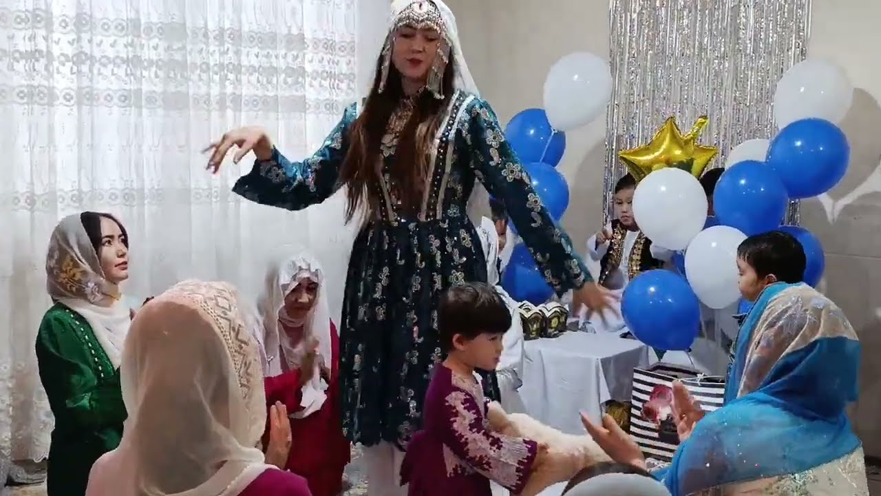 رقص شاد هزارگی با همکاران 💃💃♥️♥️🌺🌺👏👏