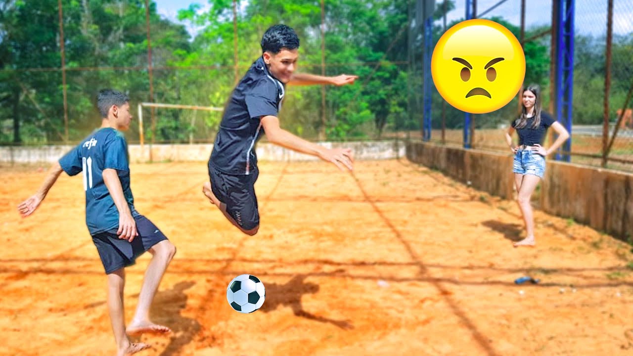 GIGANTE QUEBROU O NAMORADO DA SUA PRIMA NO FUTEBOL * Ela viu tuudo *