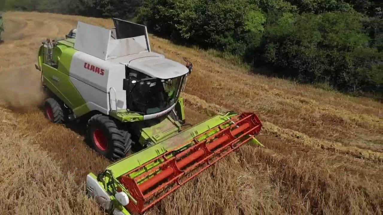 Das letzte Getreide fällt/ Claas Tucano 560 Montana/ Hafer und Roggen Ernte