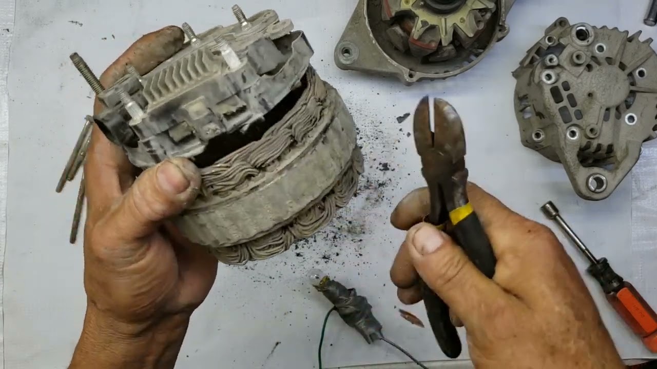 ALTERNADOR DE TSURU 2017 CHECARLO Y PROBARLO AL CAMBIARLE LOS CARBONES AL REGULADOR PUES  NO CARGA .