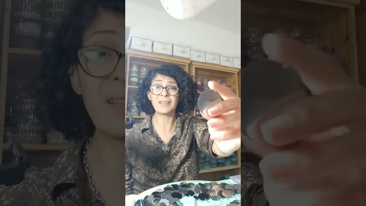 muestrario puntadas que se pueden realizar con lentejuelones.