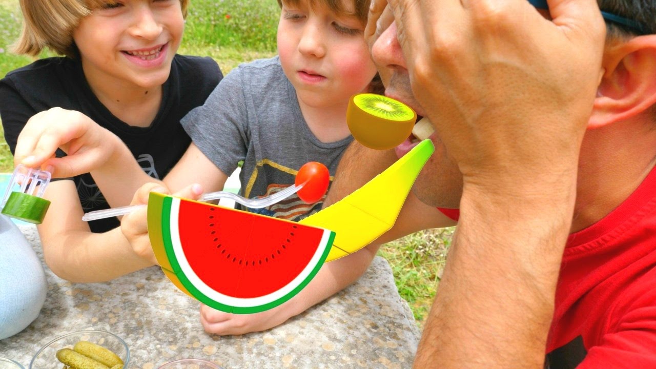 Piknik şöleni. Nail Baba gezmeye çıkıyor. Arseny ve Adrian pikniğe gidiyorlar